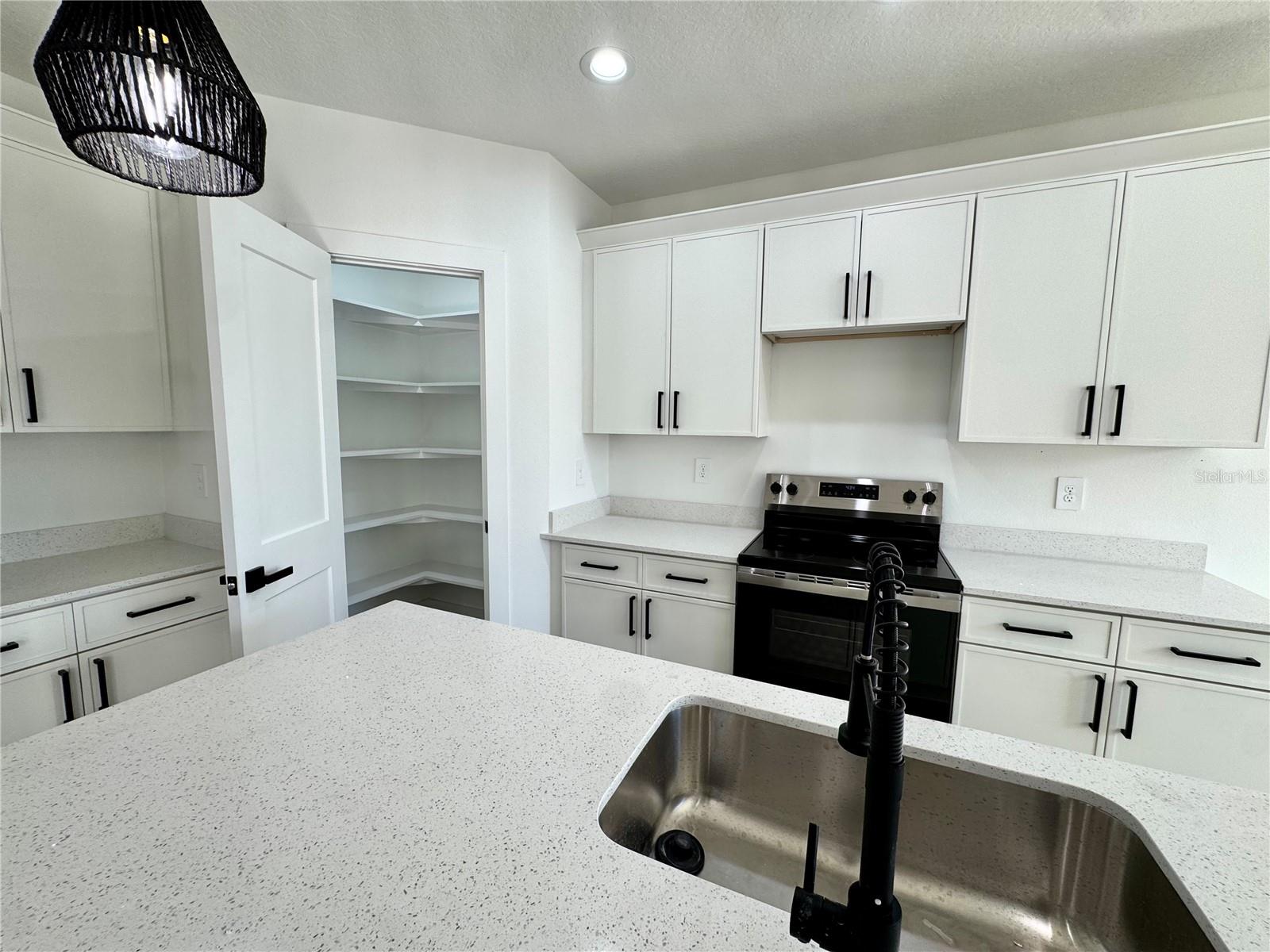 Image 11 of 47 For 1891 Van Allen Circle