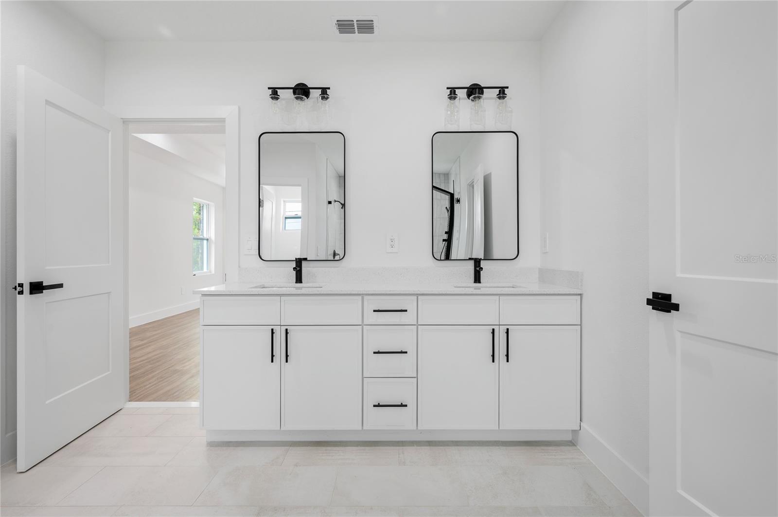 Image 21 of 47 For 1891 Van Allen Circle