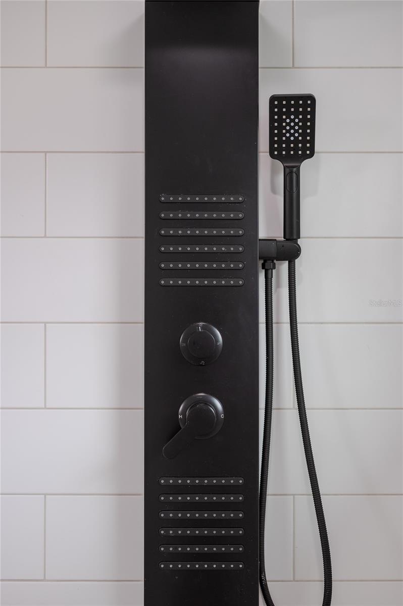 Image 26 of 47 For 1891 Van Allen Circle