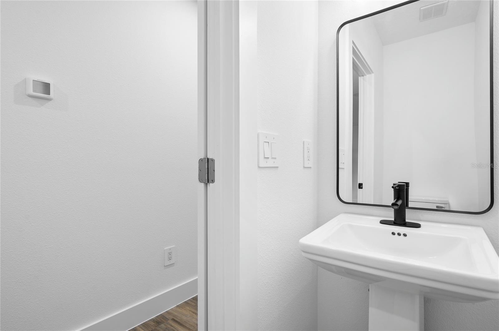 Image 32 of 47 For 1891 Van Allen Circle