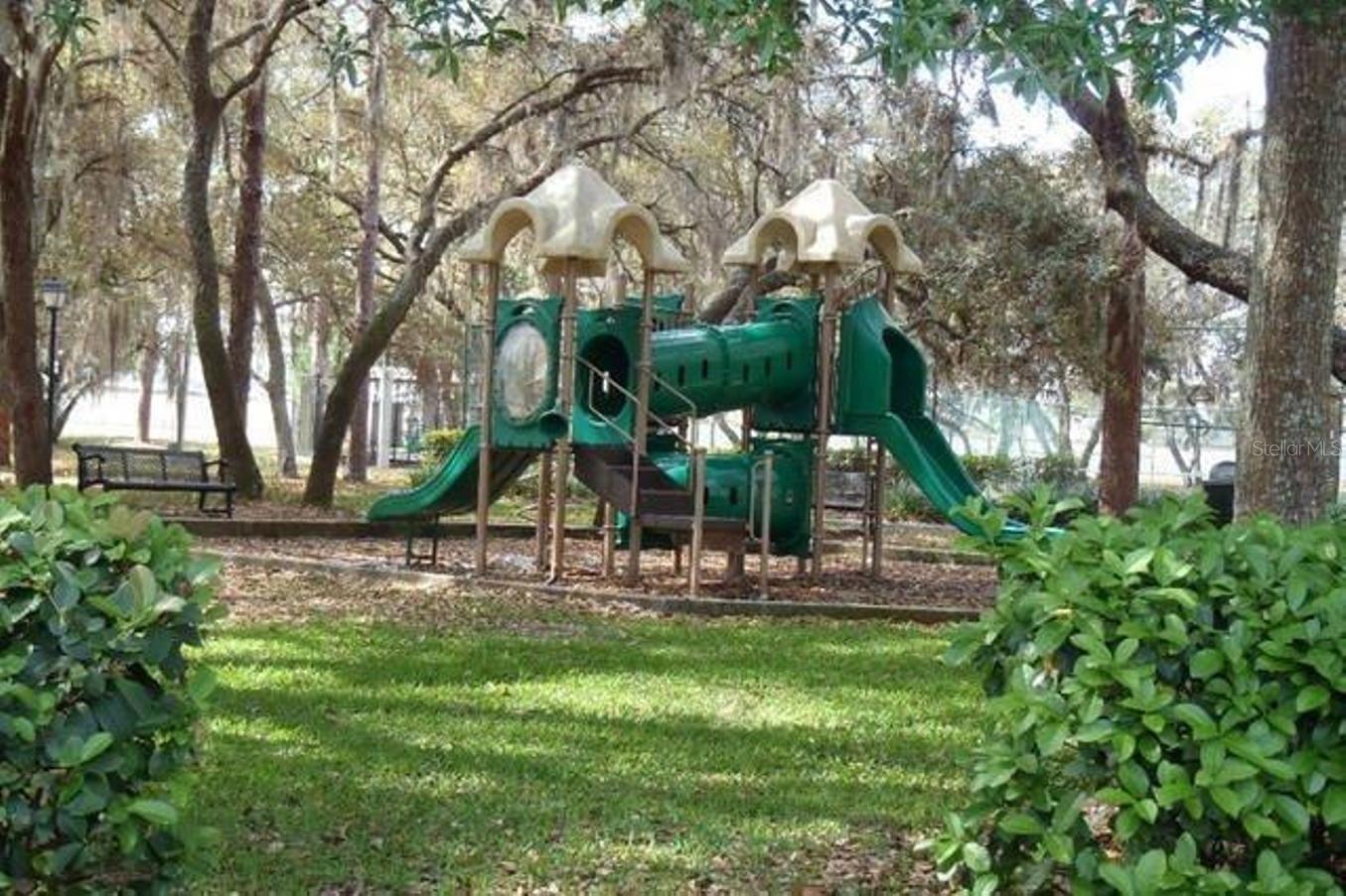 Image 23 of 25 For 7802 Laurel Oak Lane