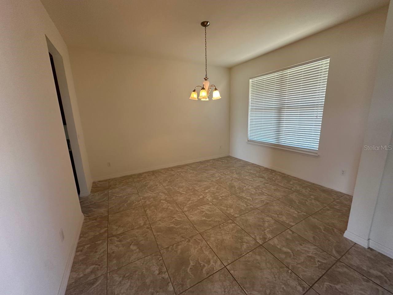 Image 4 of 27 For 3877 Mt Vernon Way