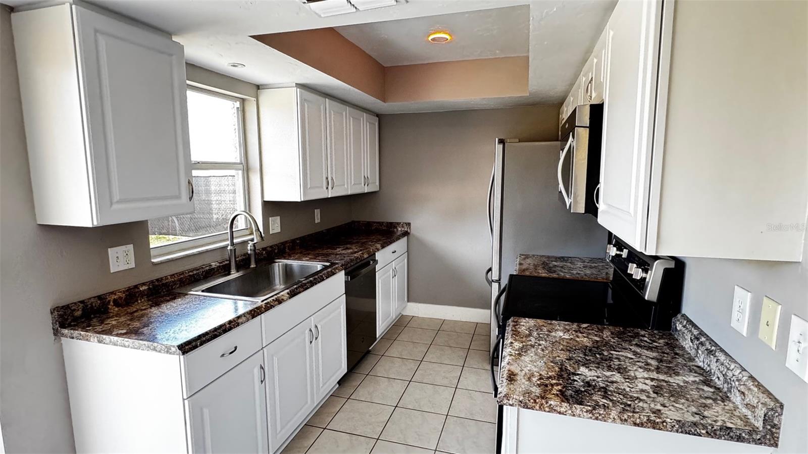 Image 3 of 21 For 3935 Middlesex Place