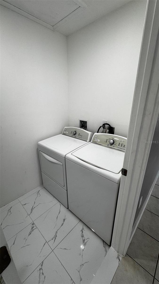 Image 5 of 21 For 3935 Middlesex Place