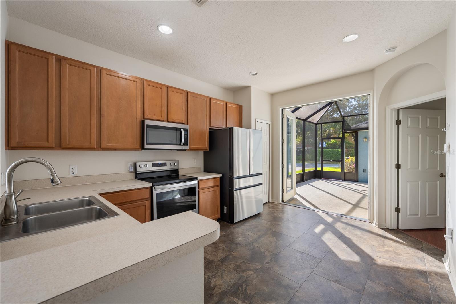 Image 11 of 41 For 13676 Beauregard Place