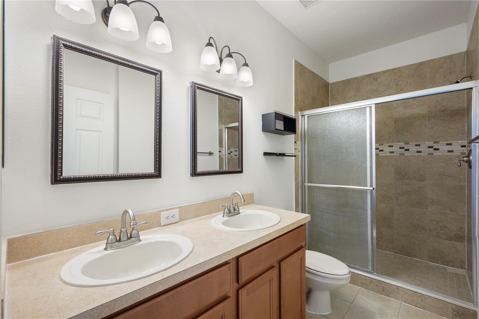 Image 18 of 41 For 13676 Beauregard Place