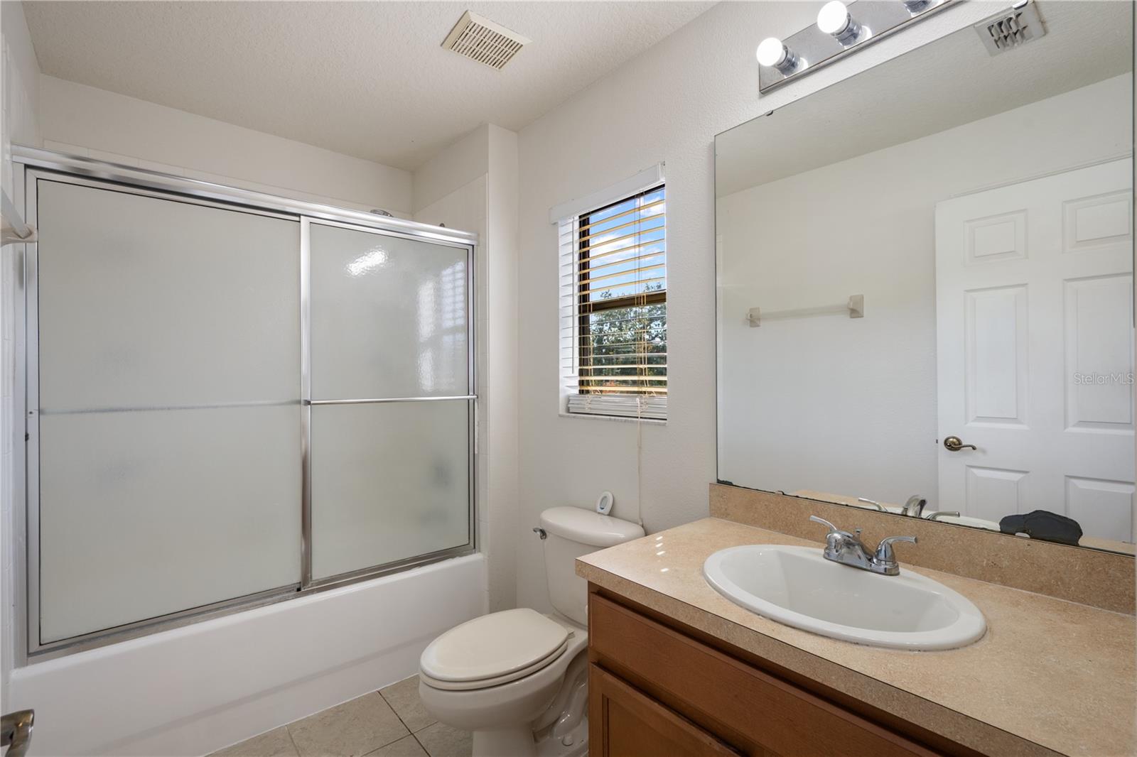 Image 21 of 41 For 13676 Beauregard Place