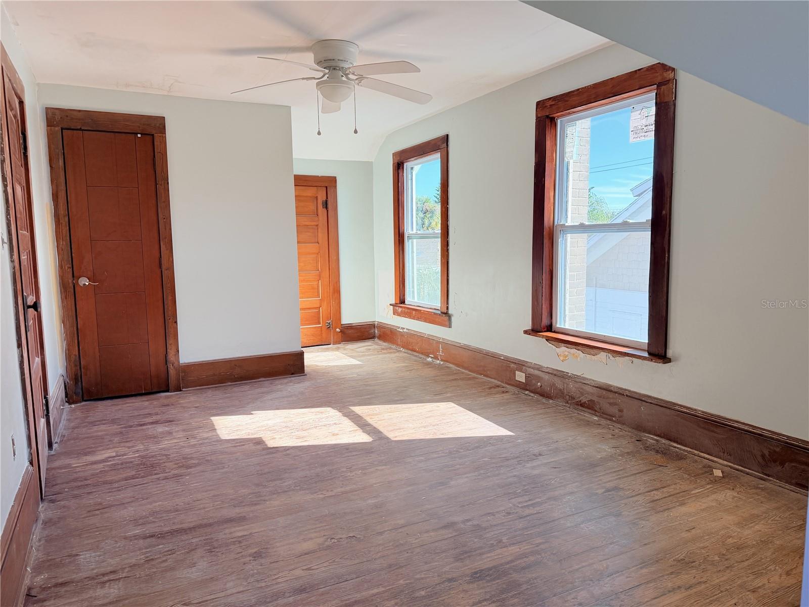 Image 10 of 17 For 43 Hollywood Avenue