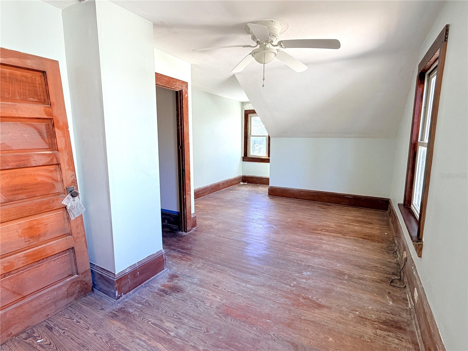 Image 13 of 17 For 43 Hollywood Avenue