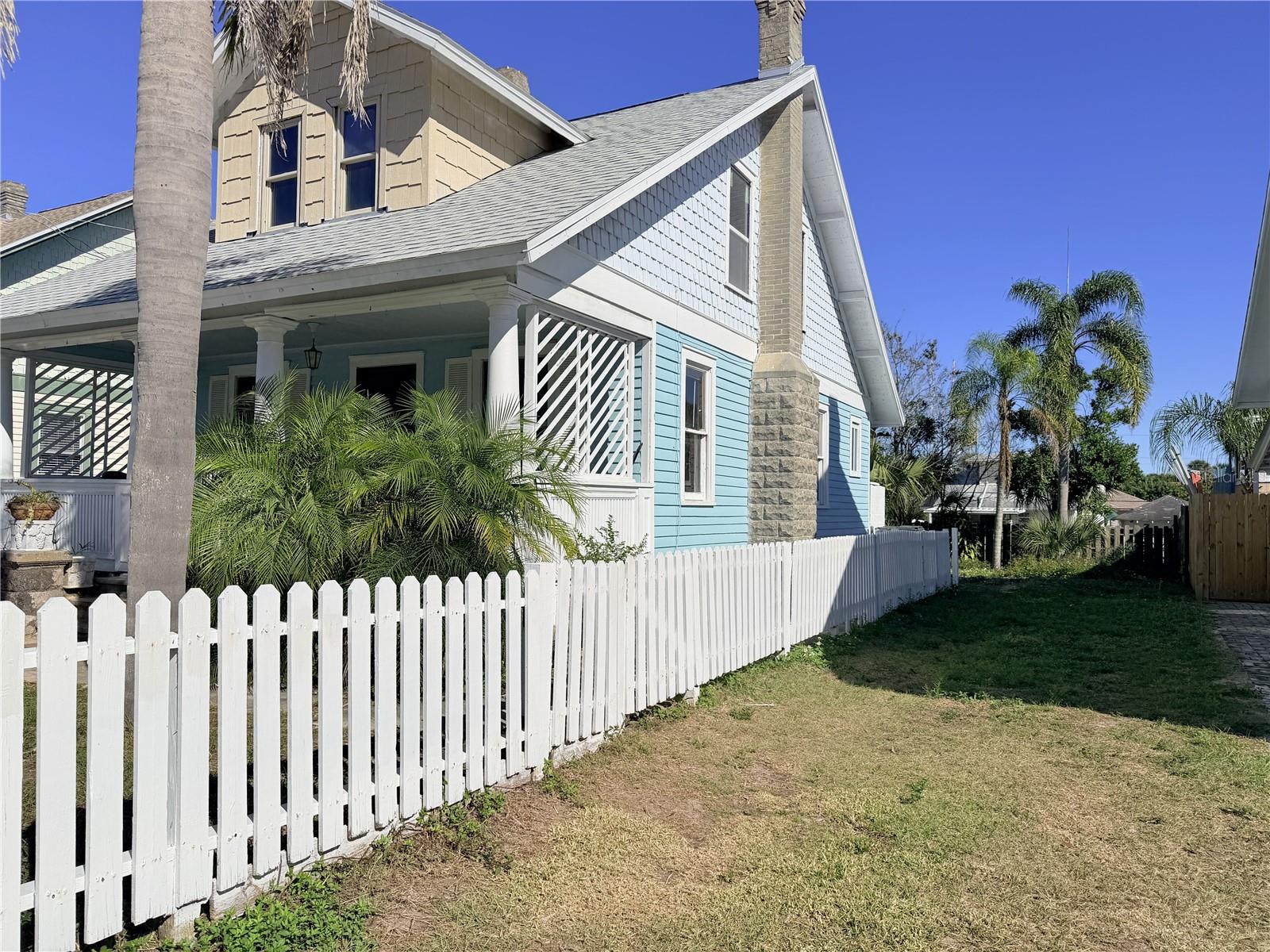 Image 15 of 17 For 43 Hollywood Avenue