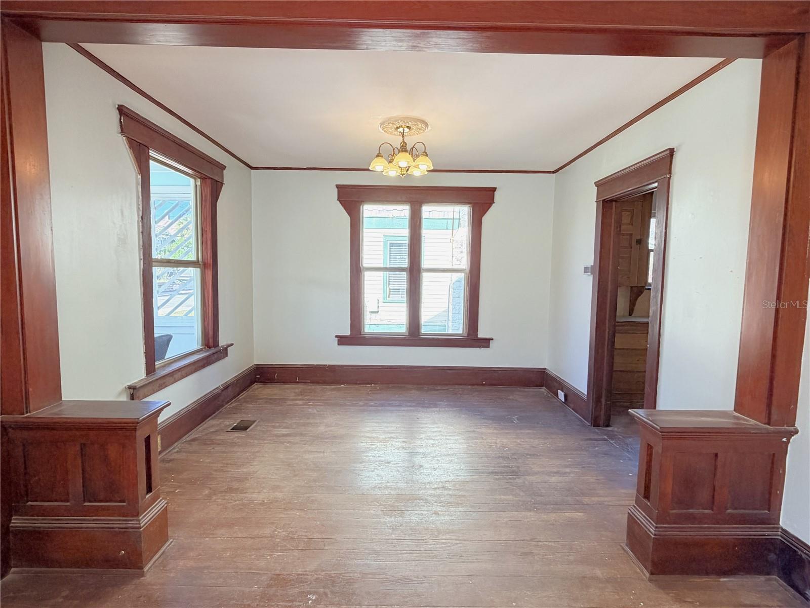 Image 4 of 17 For 43 Hollywood Avenue