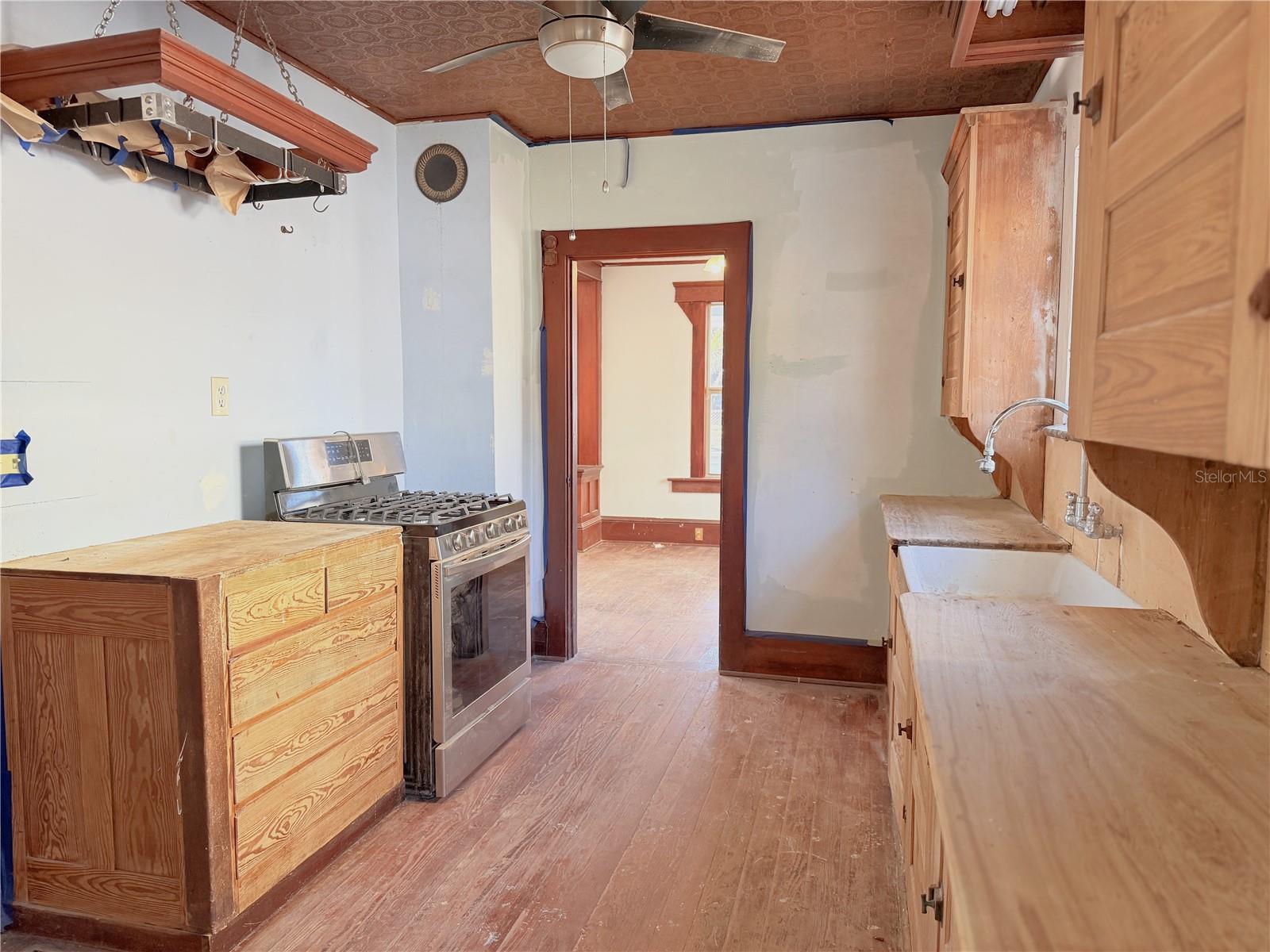 Image 5 of 17 For 43 Hollywood Avenue