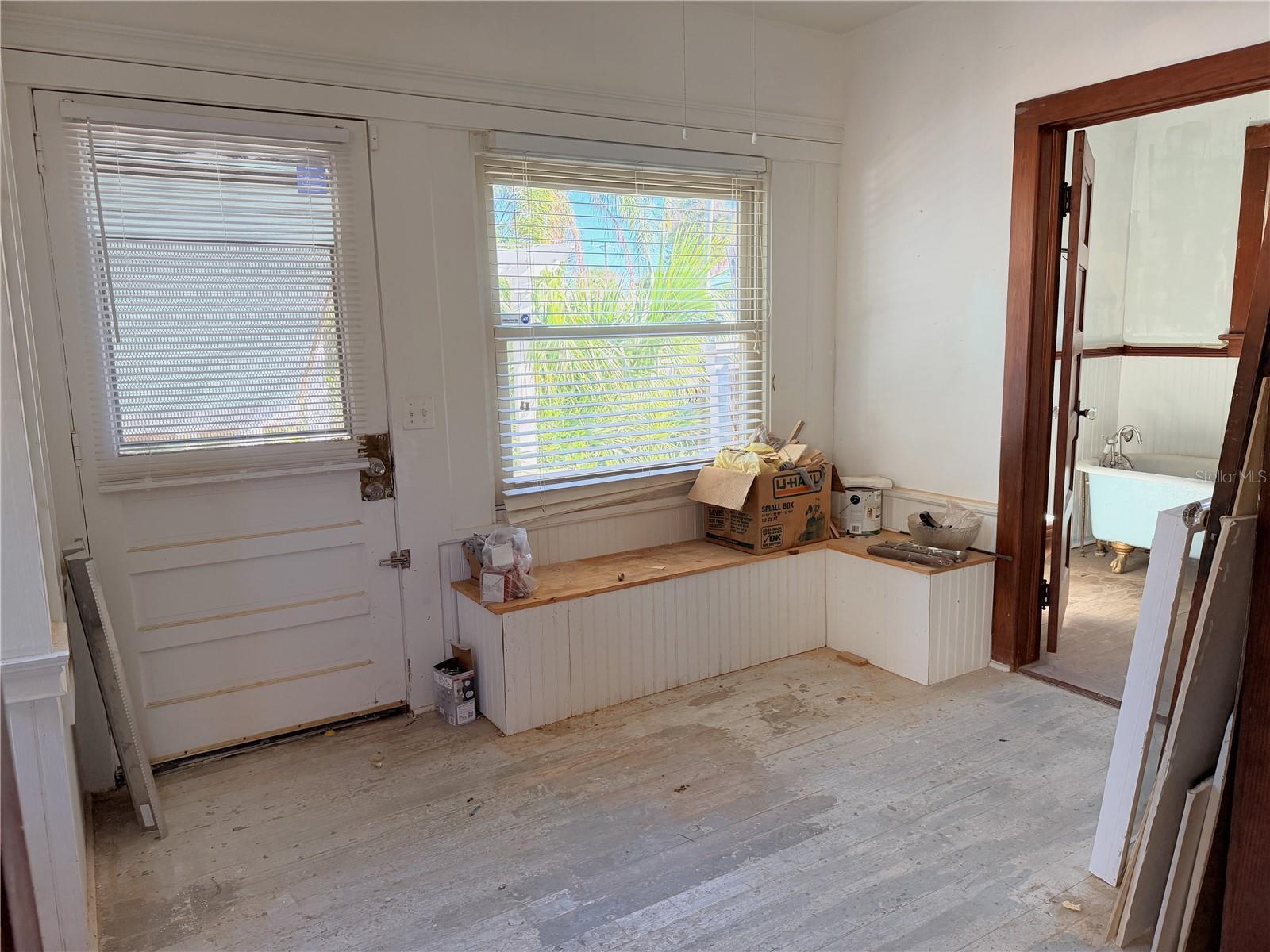 Image 7 of 17 For 43 Hollywood Avenue