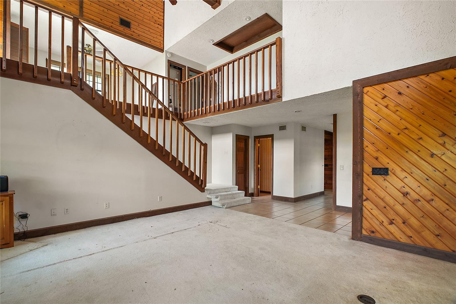 Image 19 of 41 For 17952 Lookout Hill Road