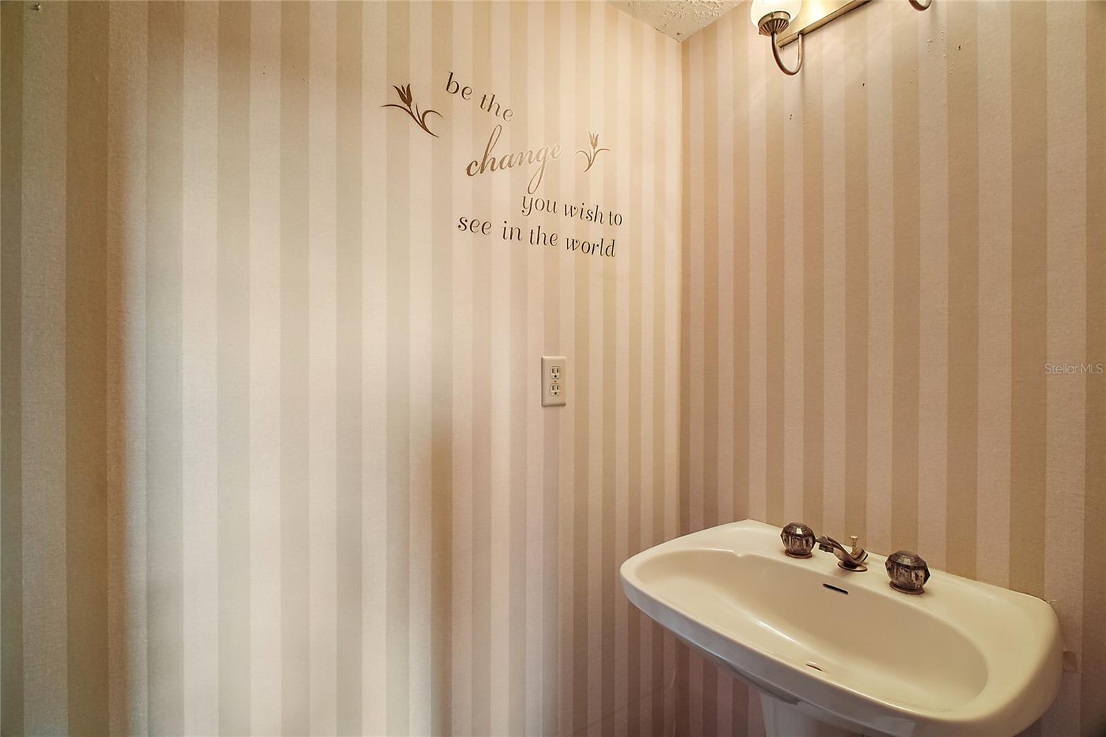 Image 21 of 41 For 17952 Lookout Hill Road