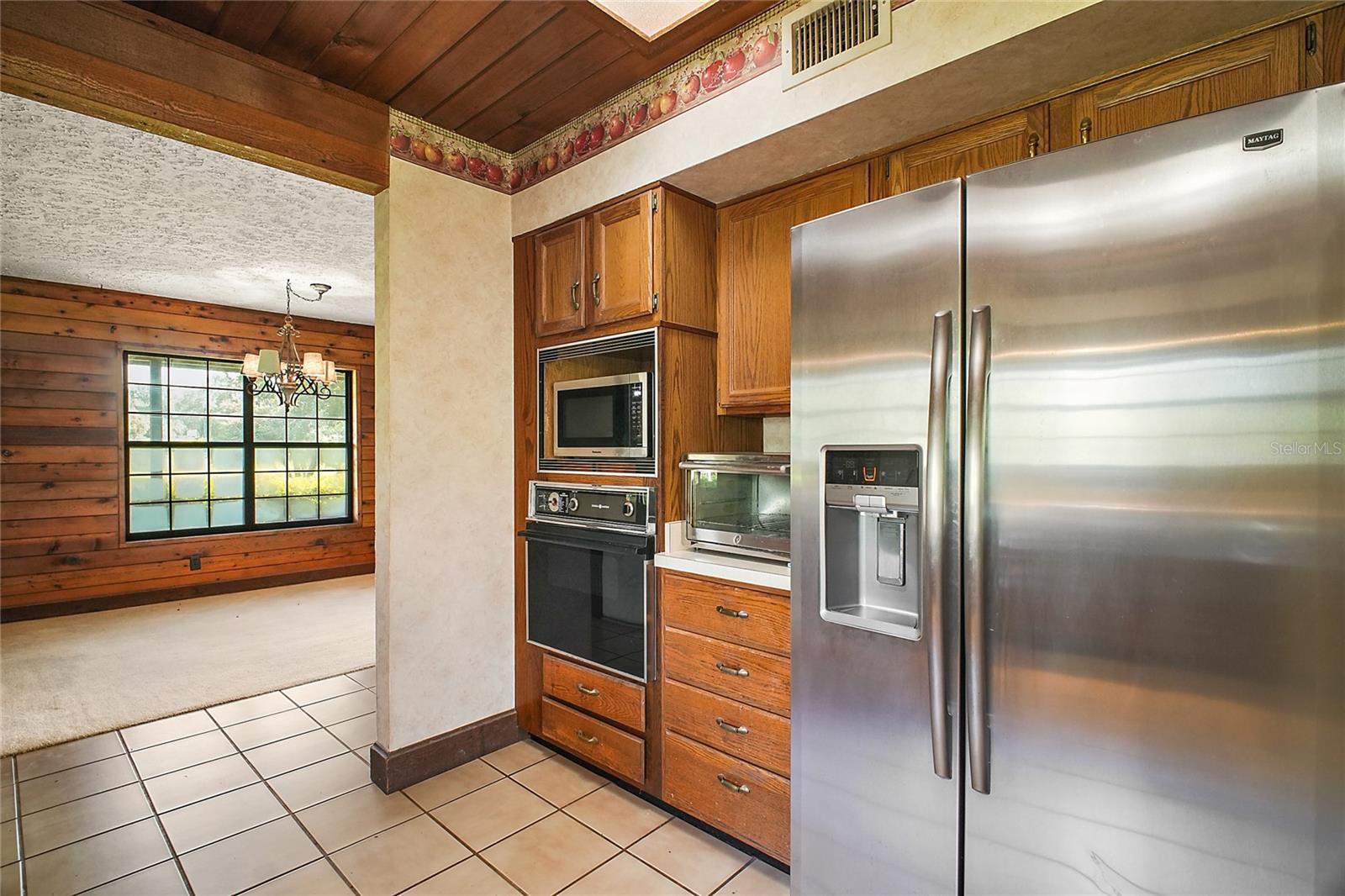 Image 26 of 41 For 17952 Lookout Hill Road