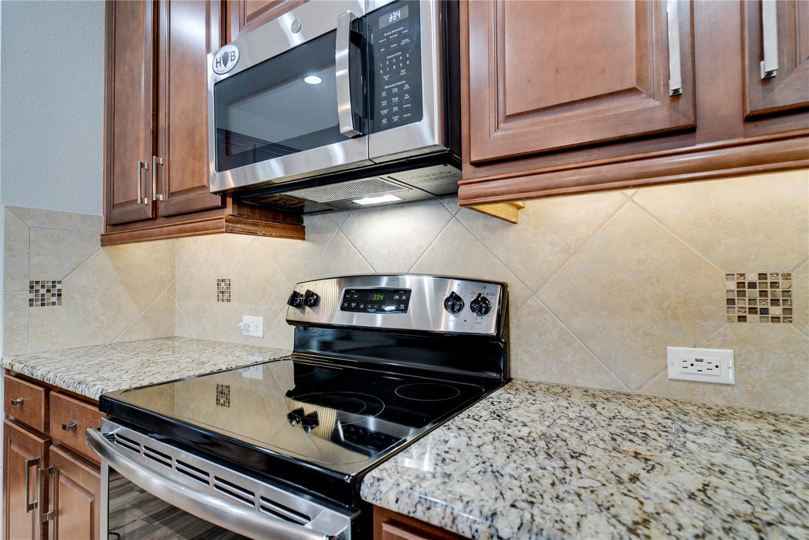 Image 11 of 37 For 814 Walkers Grove Lane