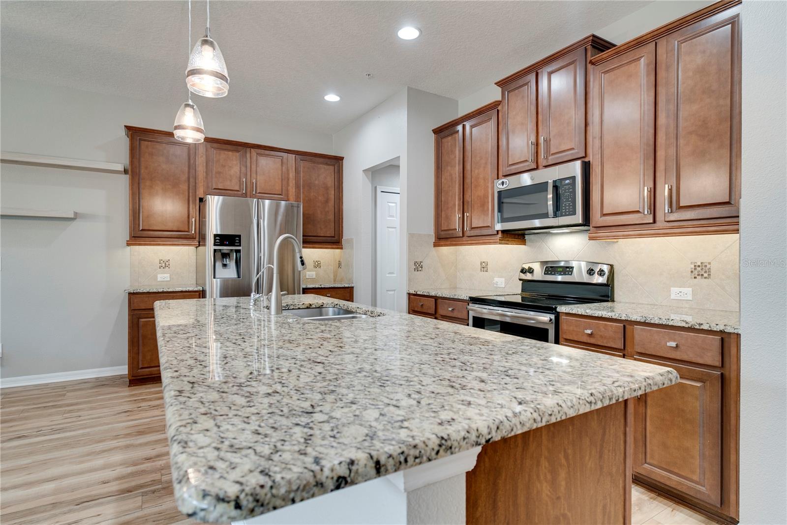 Image 12 of 37 For 814 Walkers Grove Lane