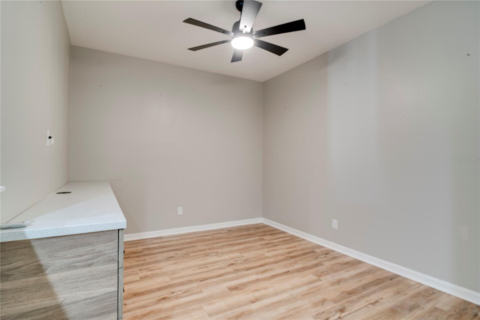 Image 16 of 37 For 814 Walkers Grove Lane