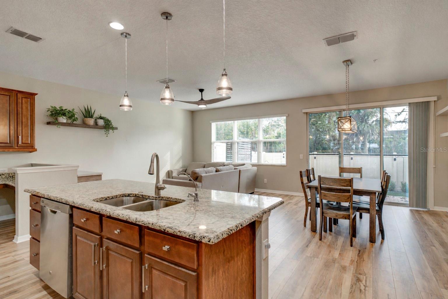 Image 4 of 37 For 814 Walkers Grove Lane