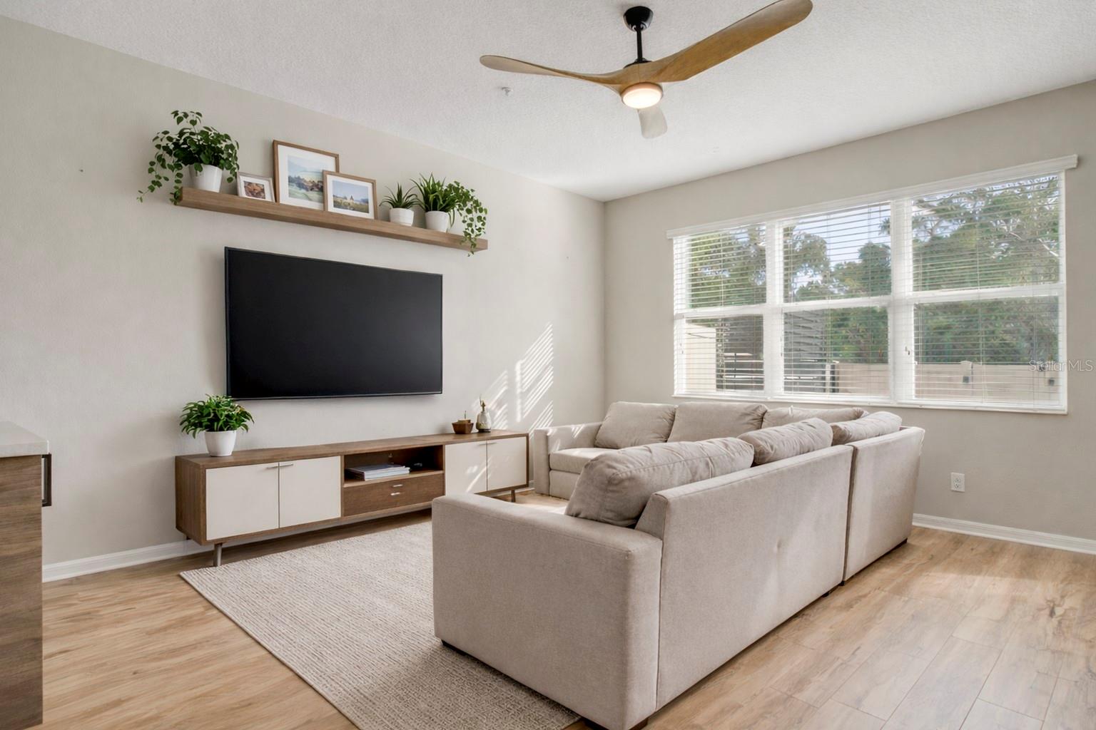 Image 5 of 37 For 814 Walkers Grove Lane