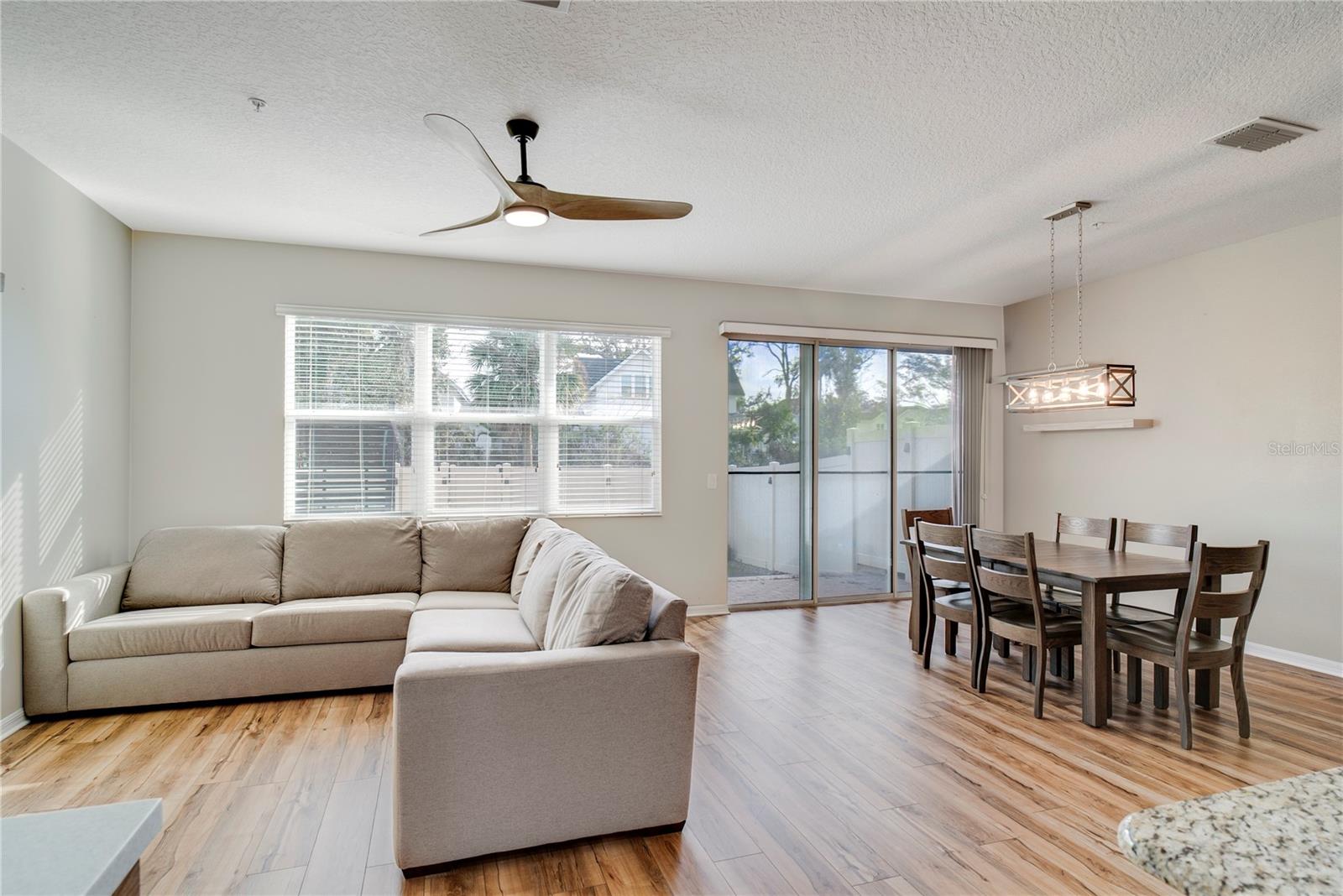 Image 6 of 37 For 814 Walkers Grove Lane