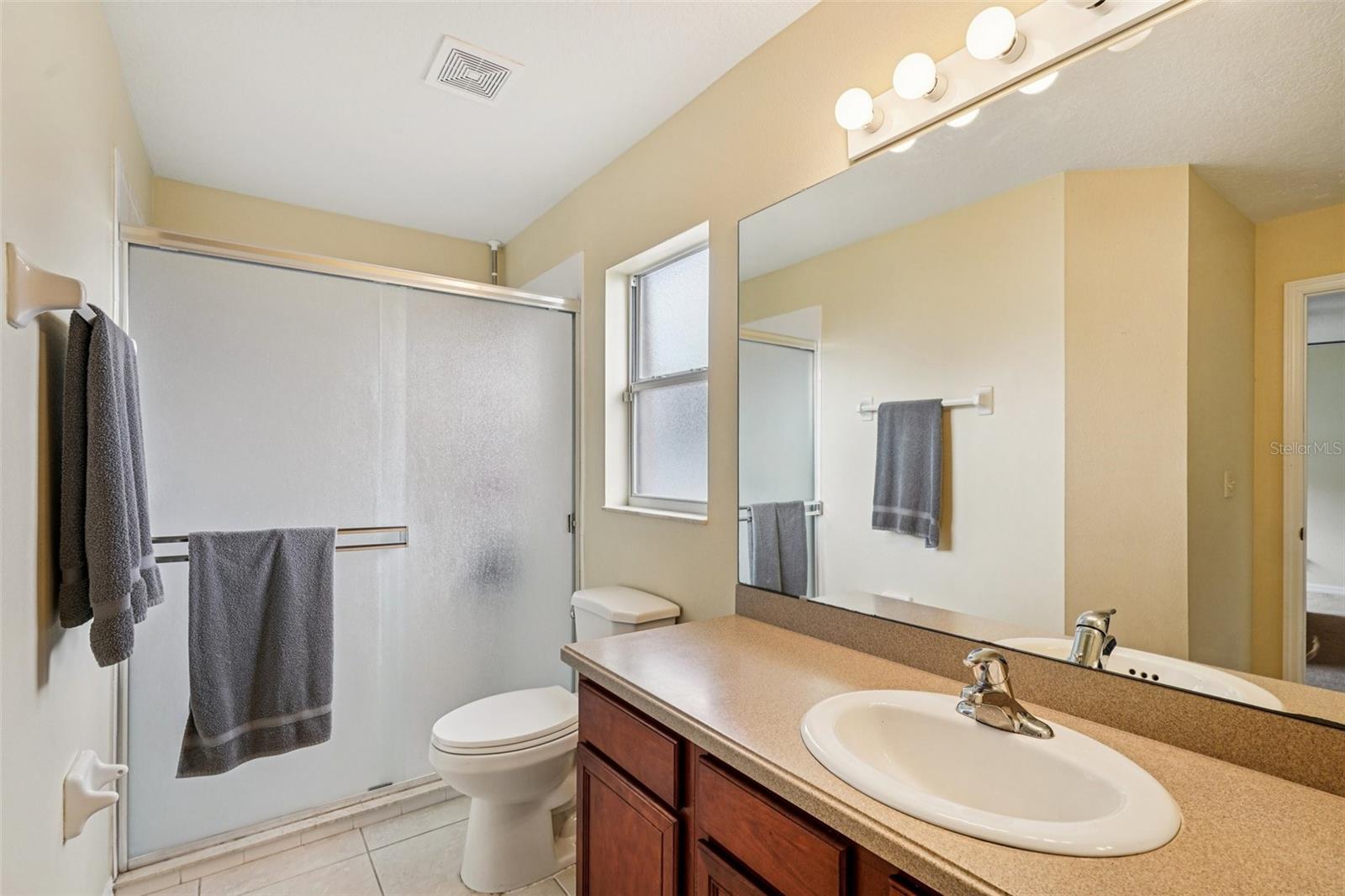 Image 12 of 19 For 10118 Rockdale Drive