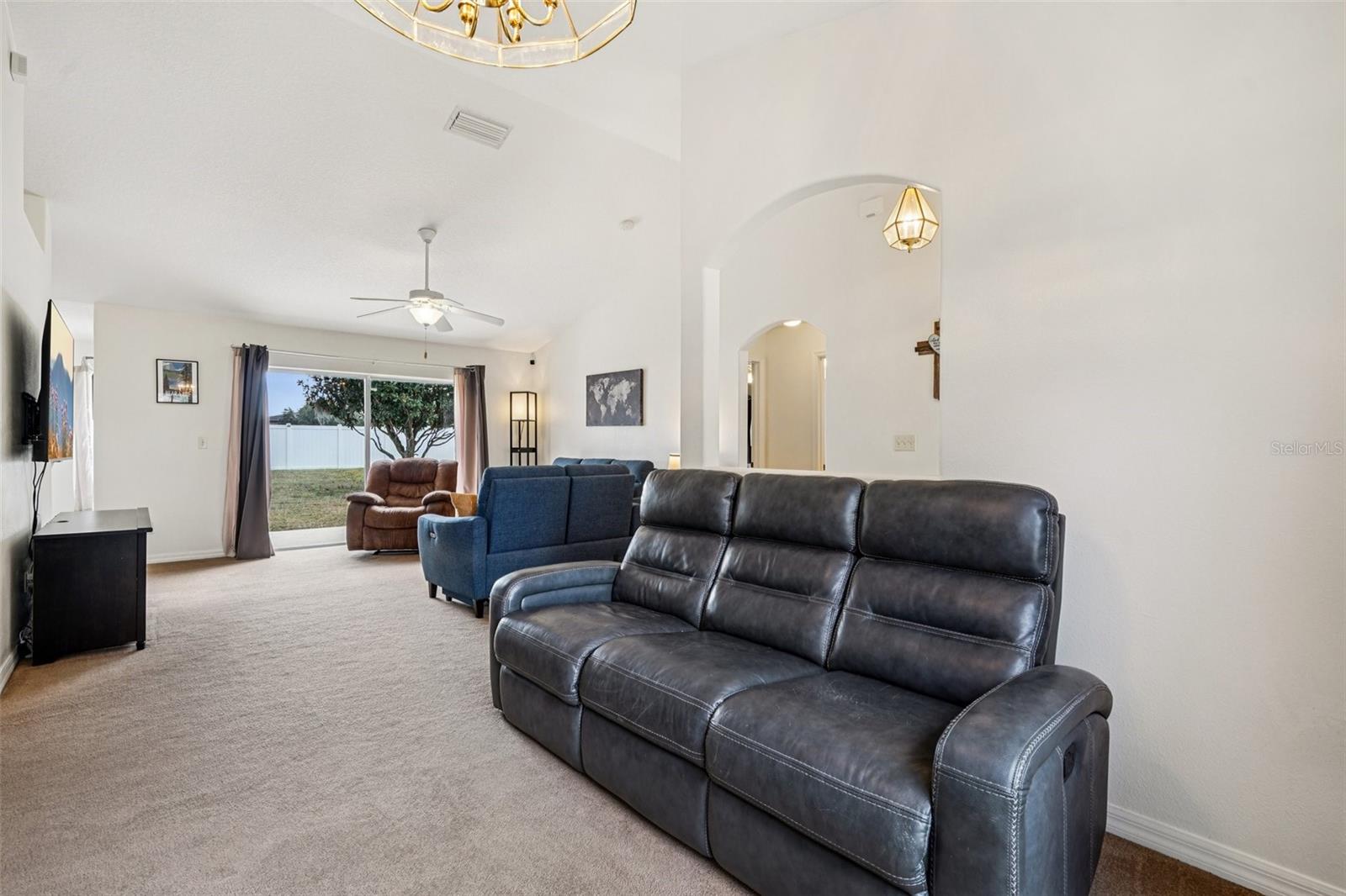 Image 3 of 19 For 10118 Rockdale Drive