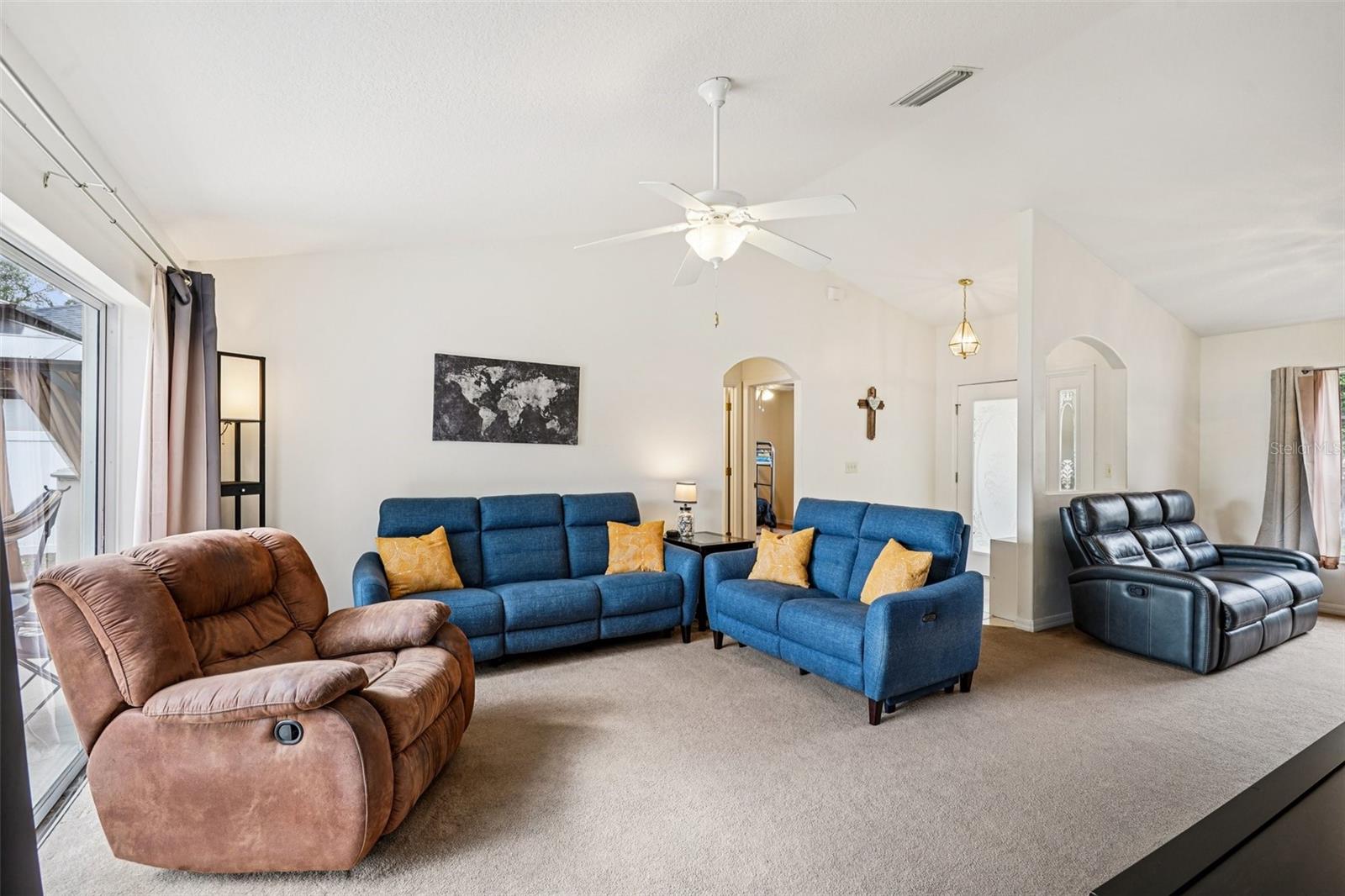 Image 6 of 19 For 10118 Rockdale Drive