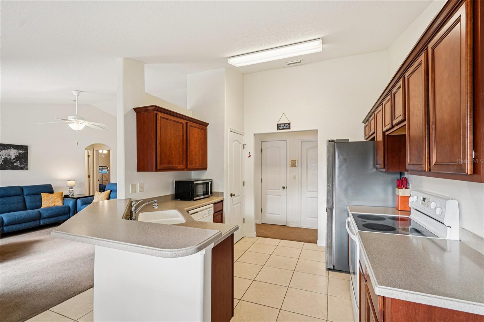 Image 8 of 19 For 10118 Rockdale Drive