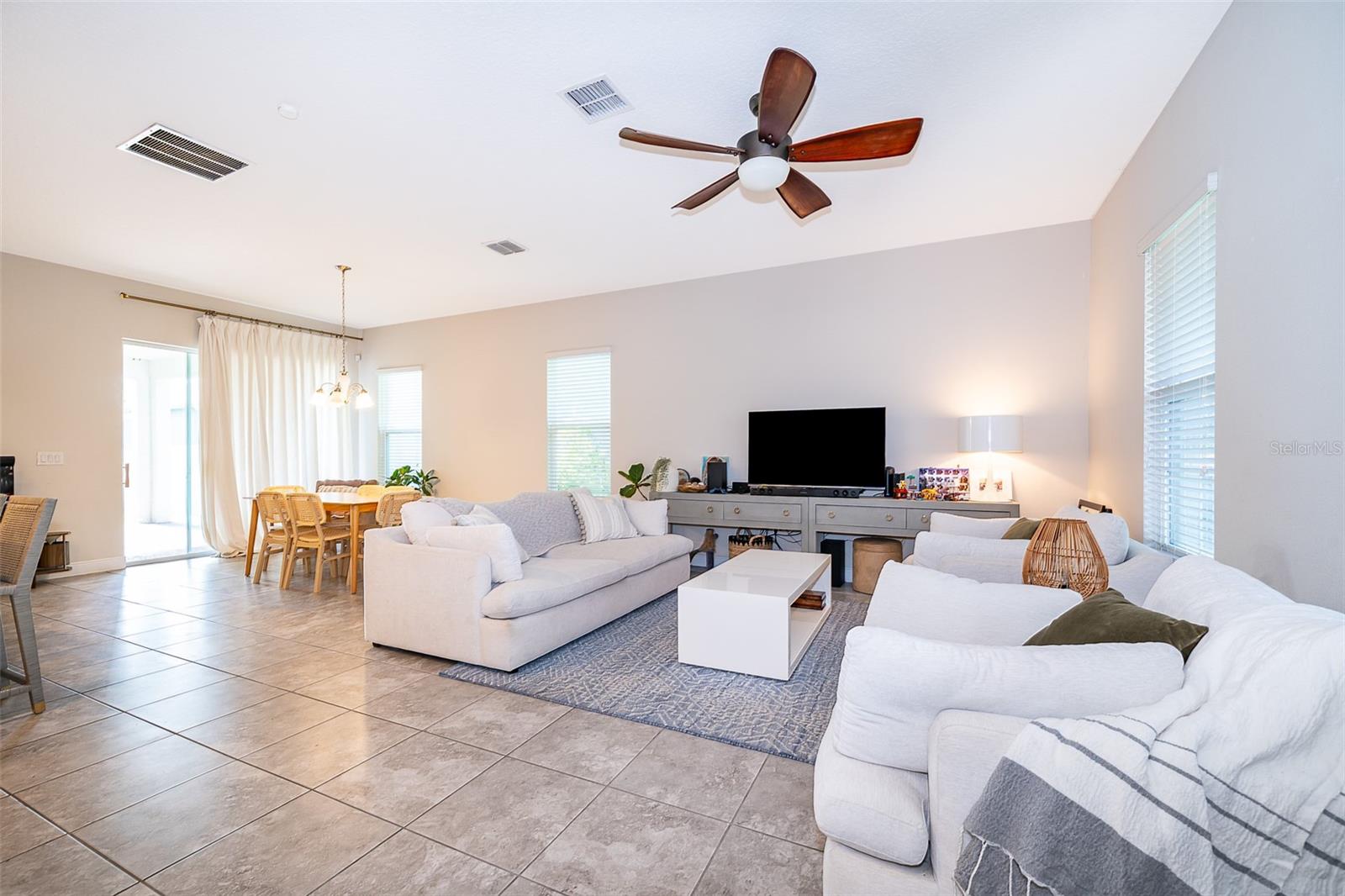 Image 5 of 36 For 7189 Summerlake Groves Street