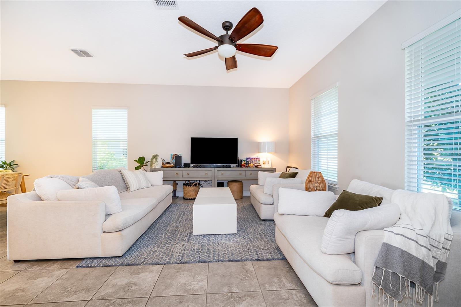 Image 6 of 36 For 7189 Summerlake Groves Street