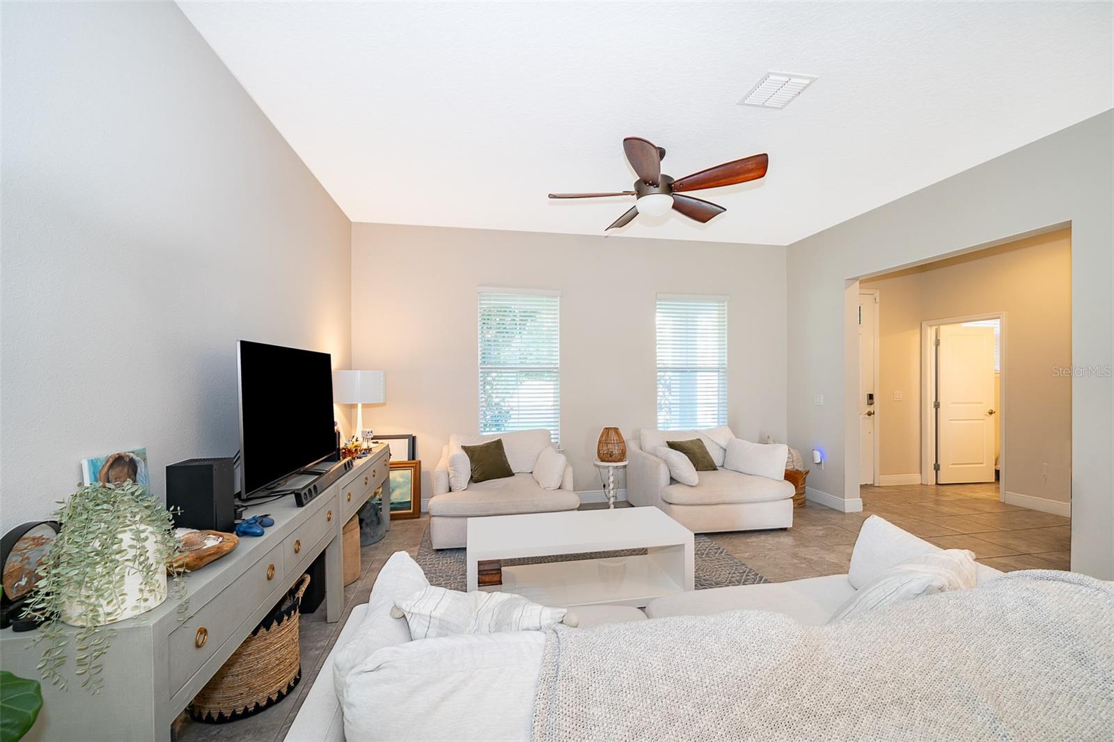 Image 8 of 36 For 7189 Summerlake Groves Street