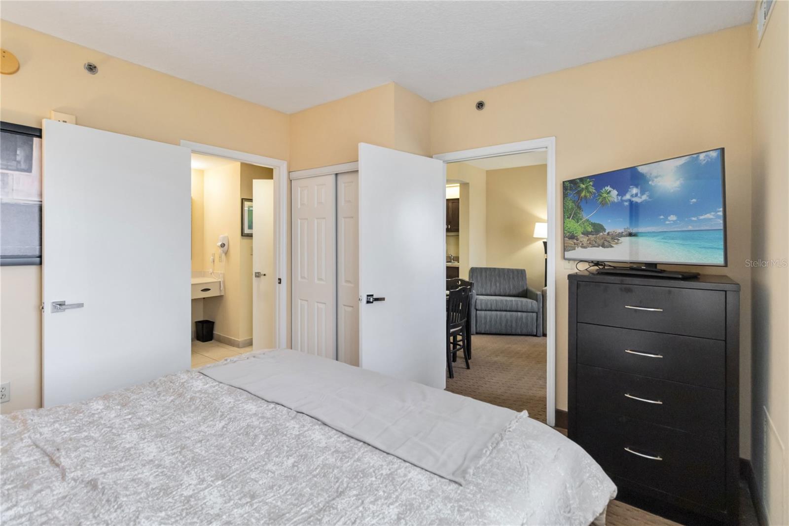 Image 11 of 24 For 7601 Canada Avenue 431