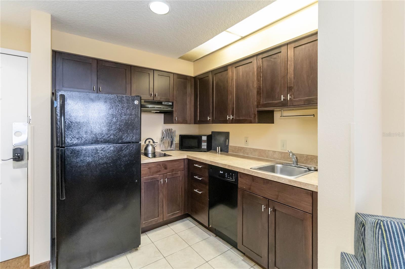 Image 5 of 24 For 7601 Canada Avenue 431