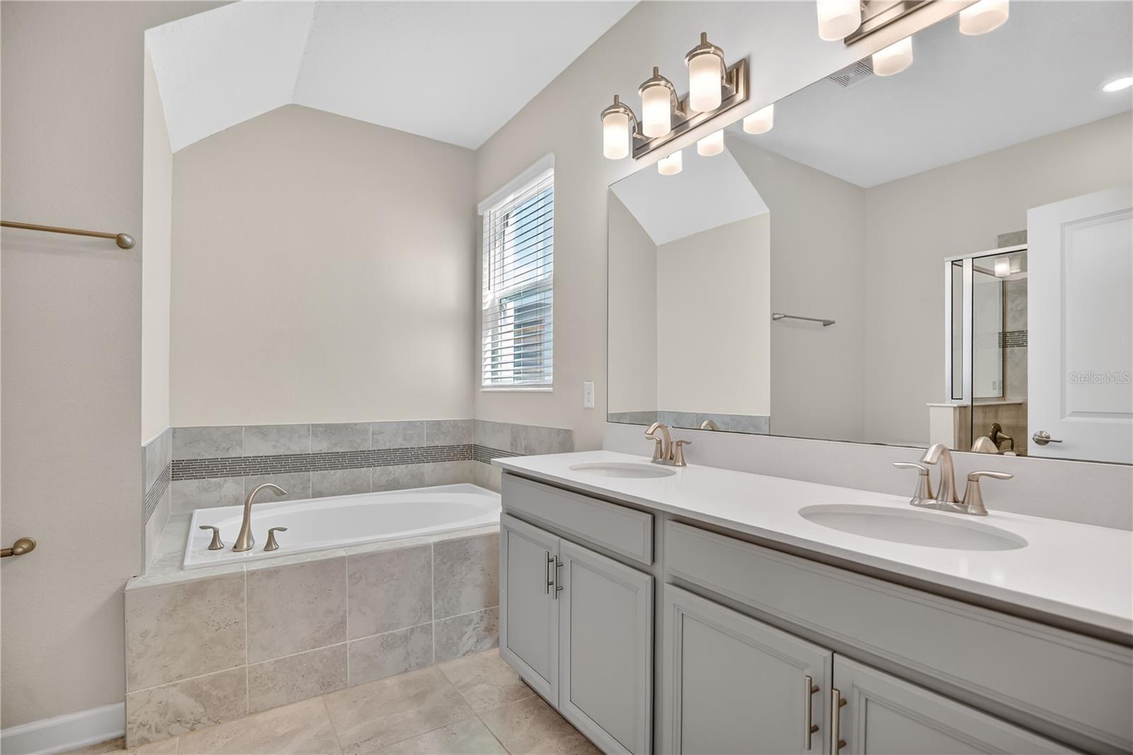 Image 15 of 45 For 11839 Charades Street