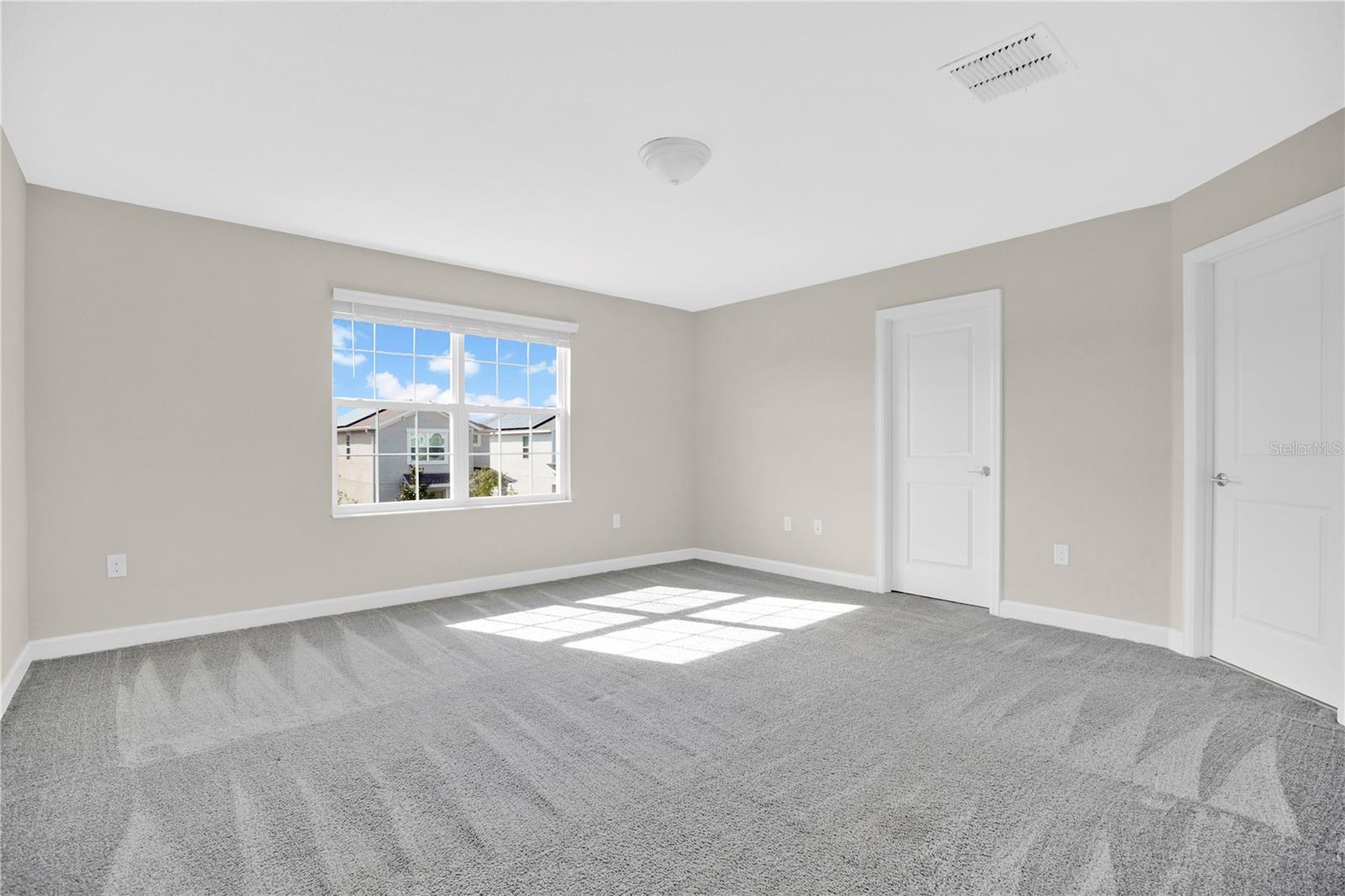 Image 19 of 45 For 11839 Charades Street