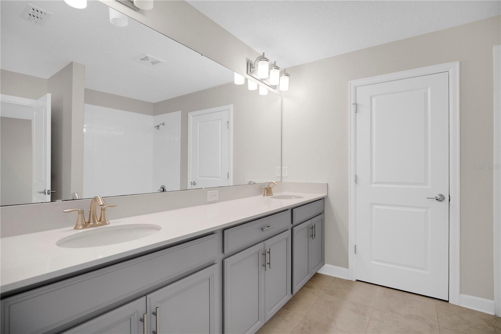 Image 23 of 45 For 11839 Charades Street