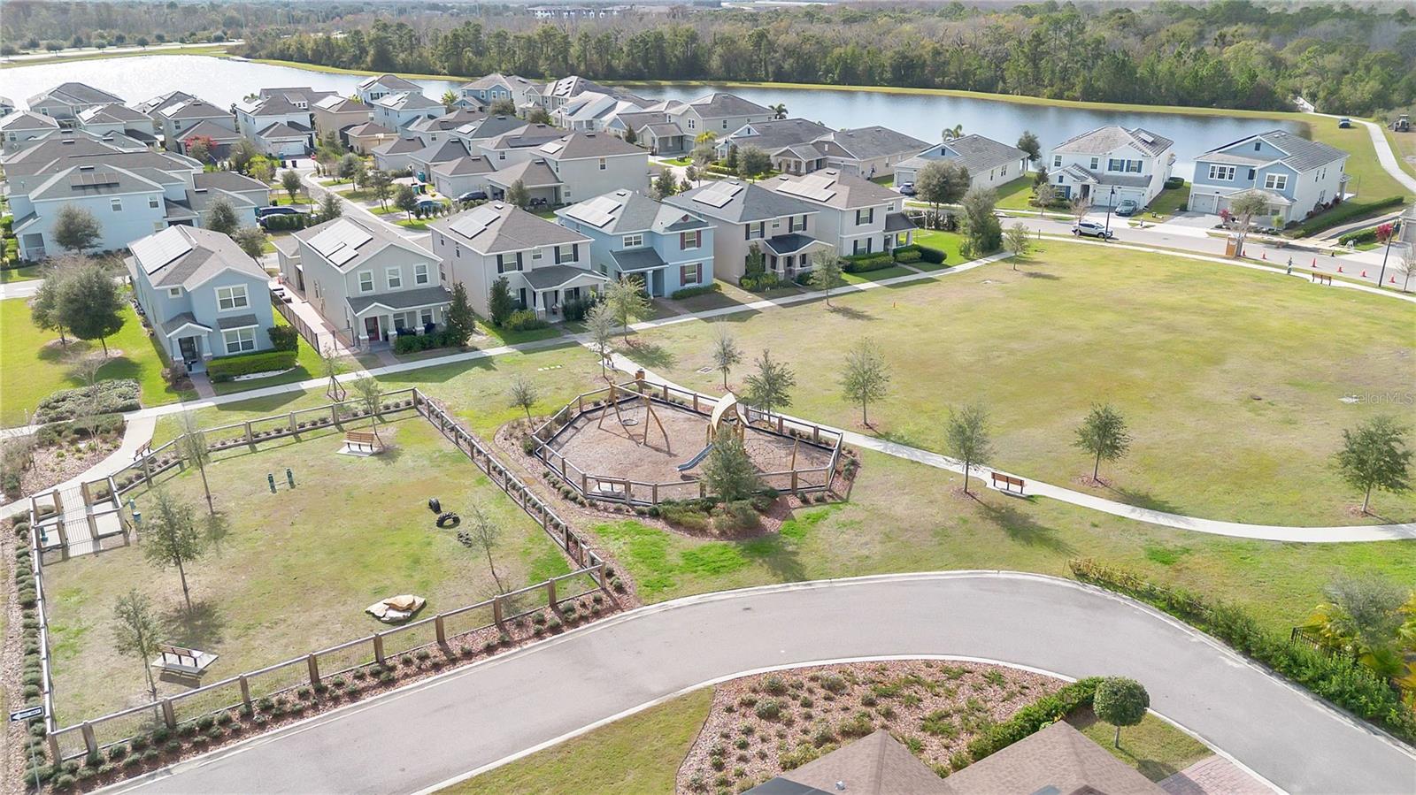 Image 33 of 45 For 11839 Charades Street