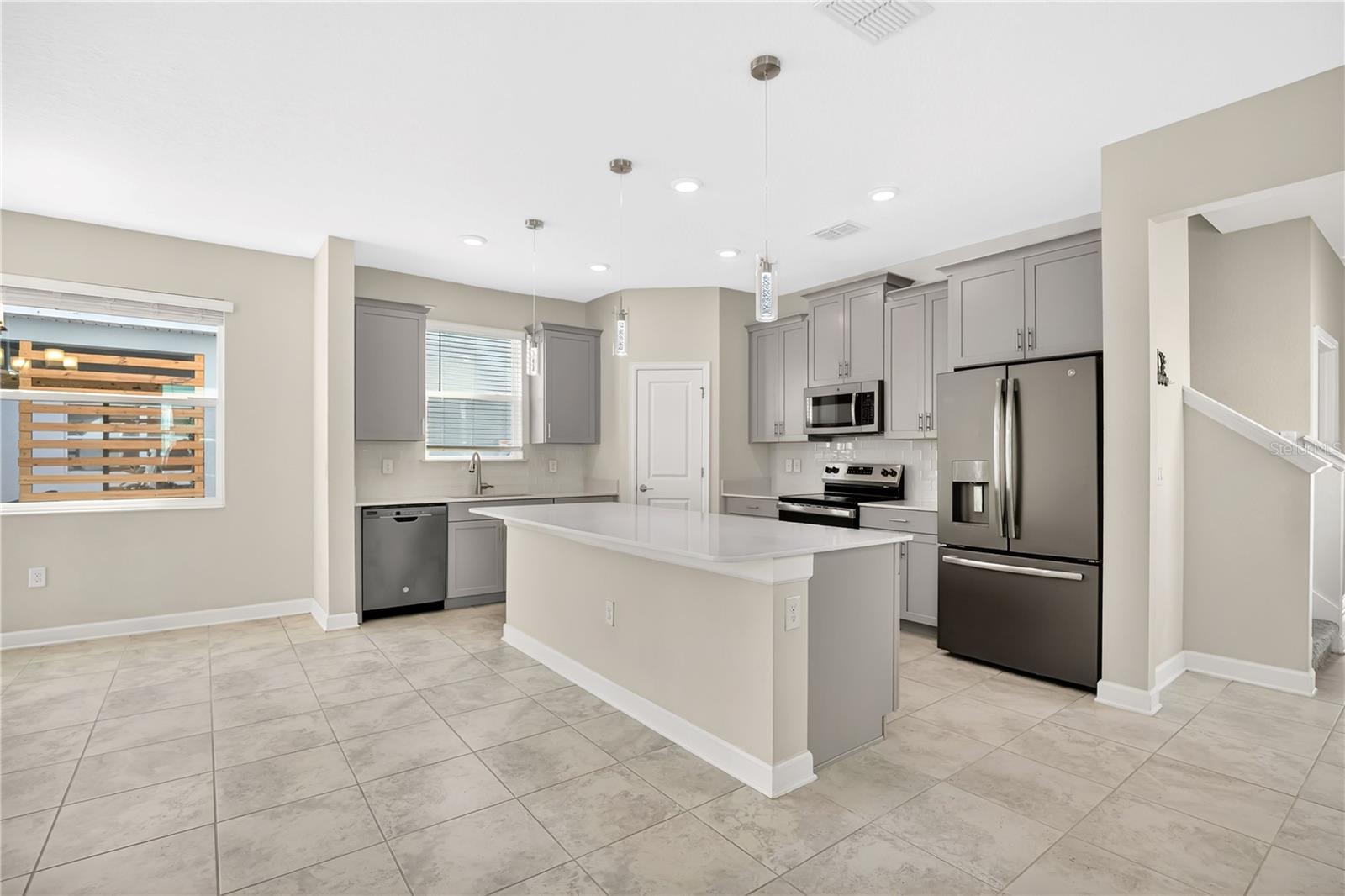 Image 8 of 45 For 11839 Charades Street