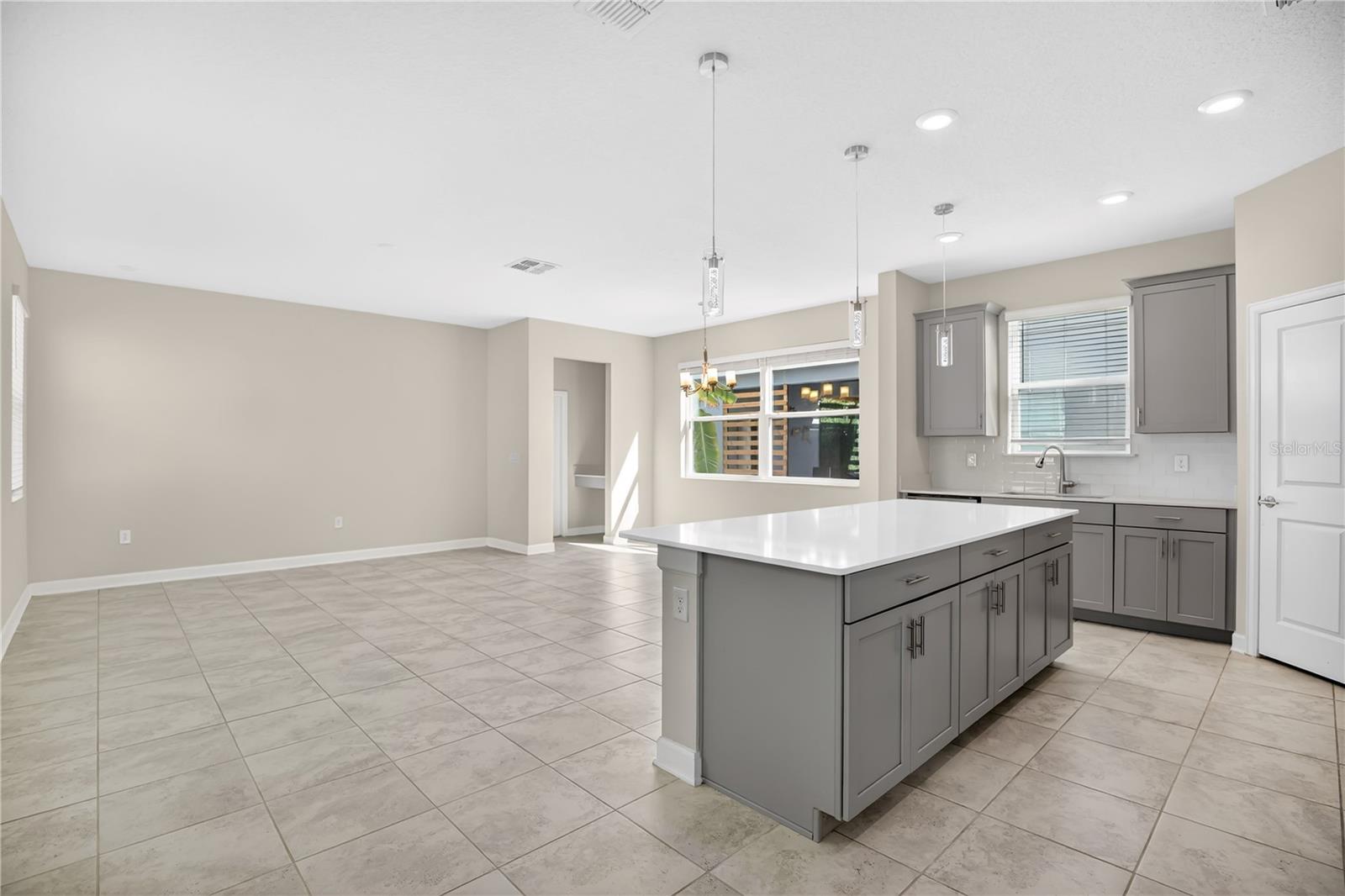 Image 9 of 45 For 11839 Charades Street