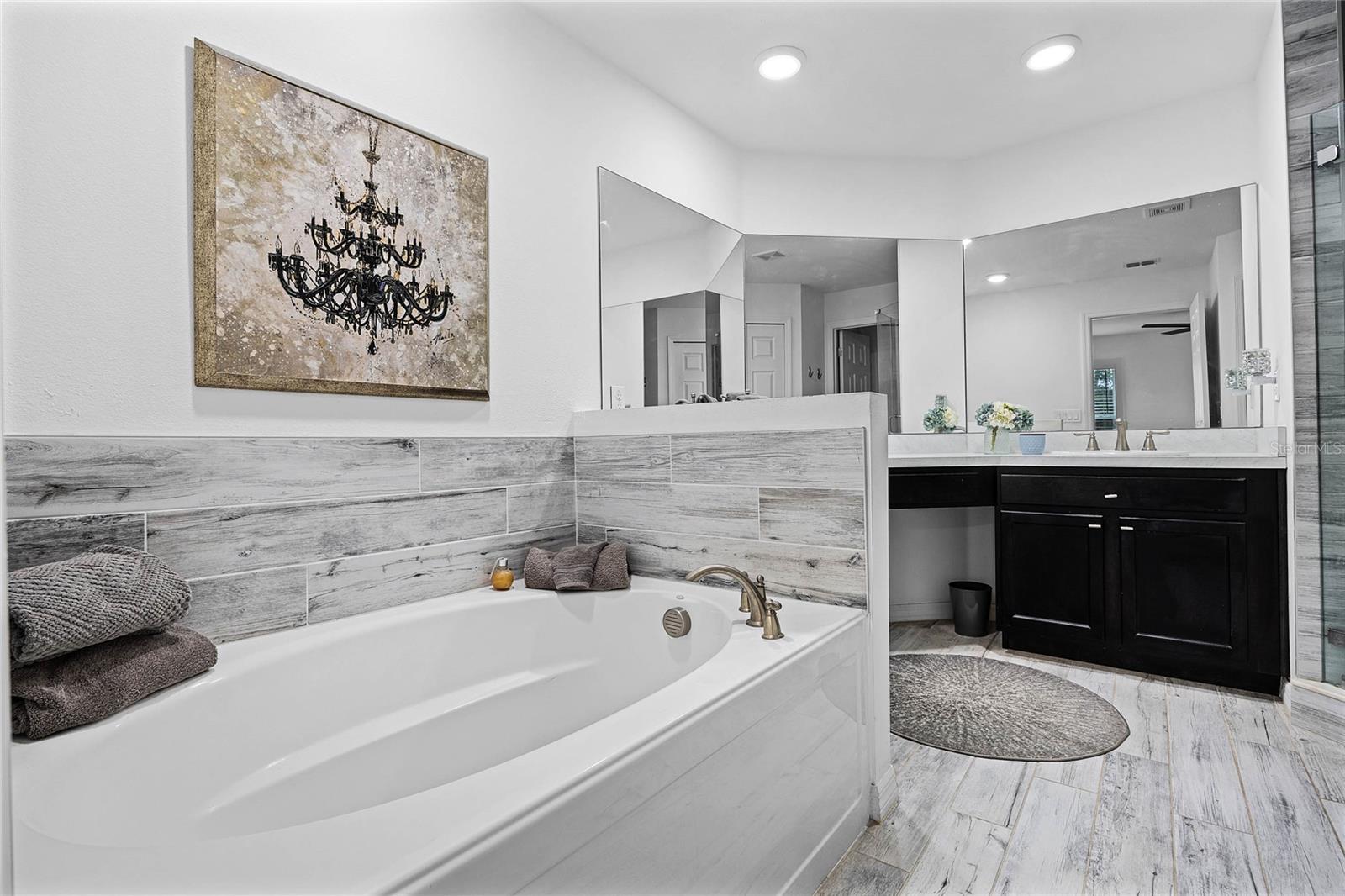 Image 12 of 26 For 10339 Castillo Court