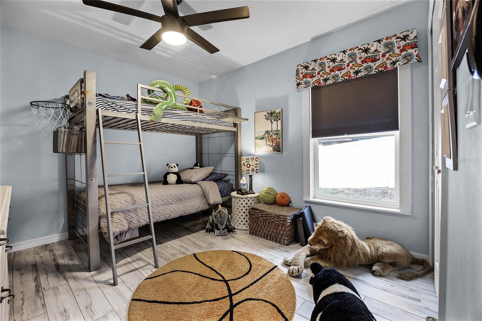 Image 16 of 26 For 10339 Castillo Court