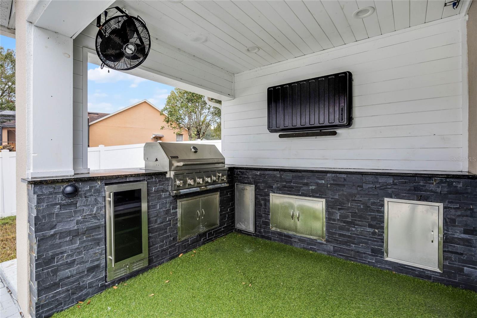 Image 19 of 26 For 10339 Castillo Court