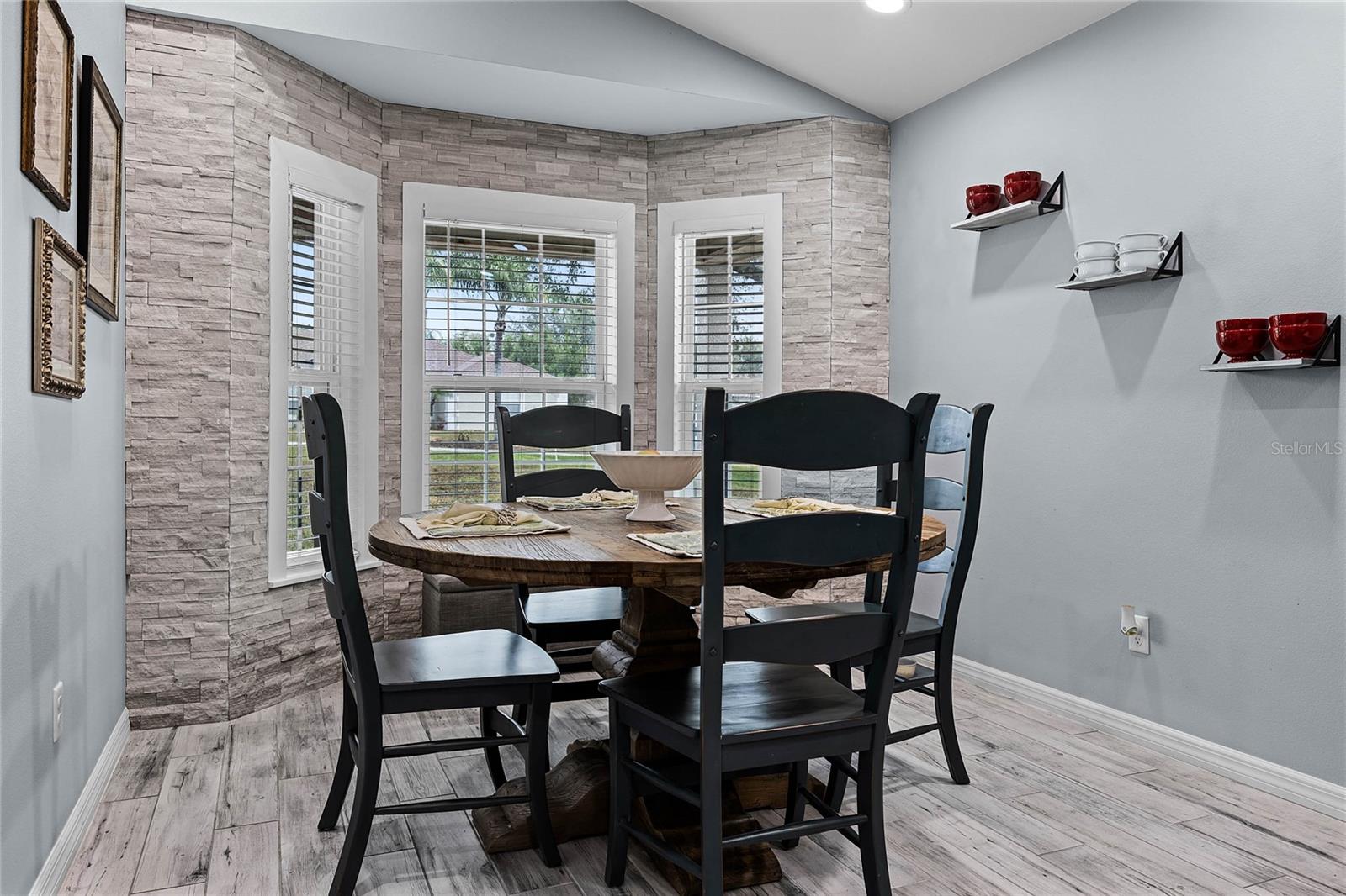 Image 7 of 26 For 10339 Castillo Court