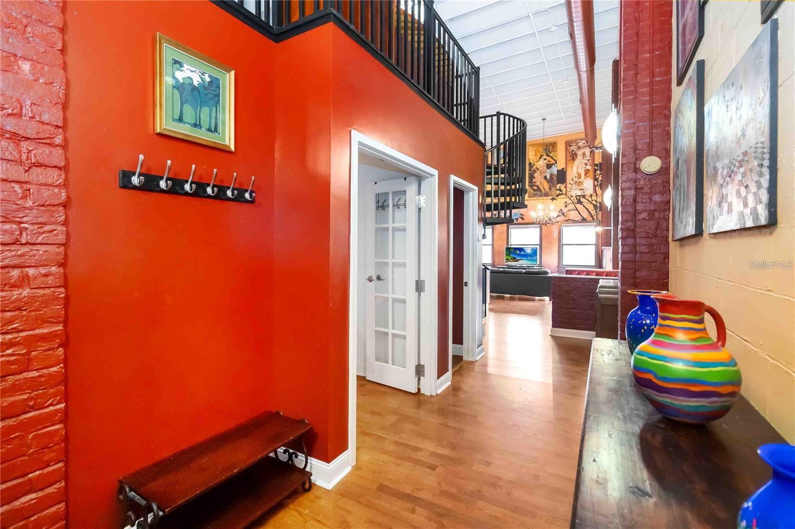 Image 6 of 36 For 62 Colonial Drive 301