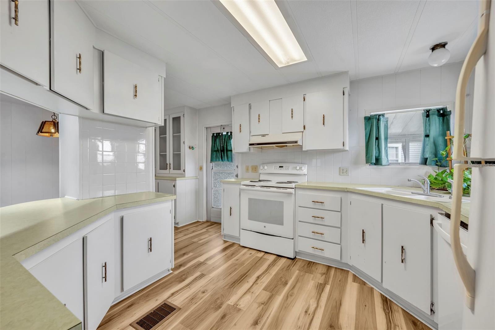 Image 10 of 29 For 3470 Banberry Circle 1786