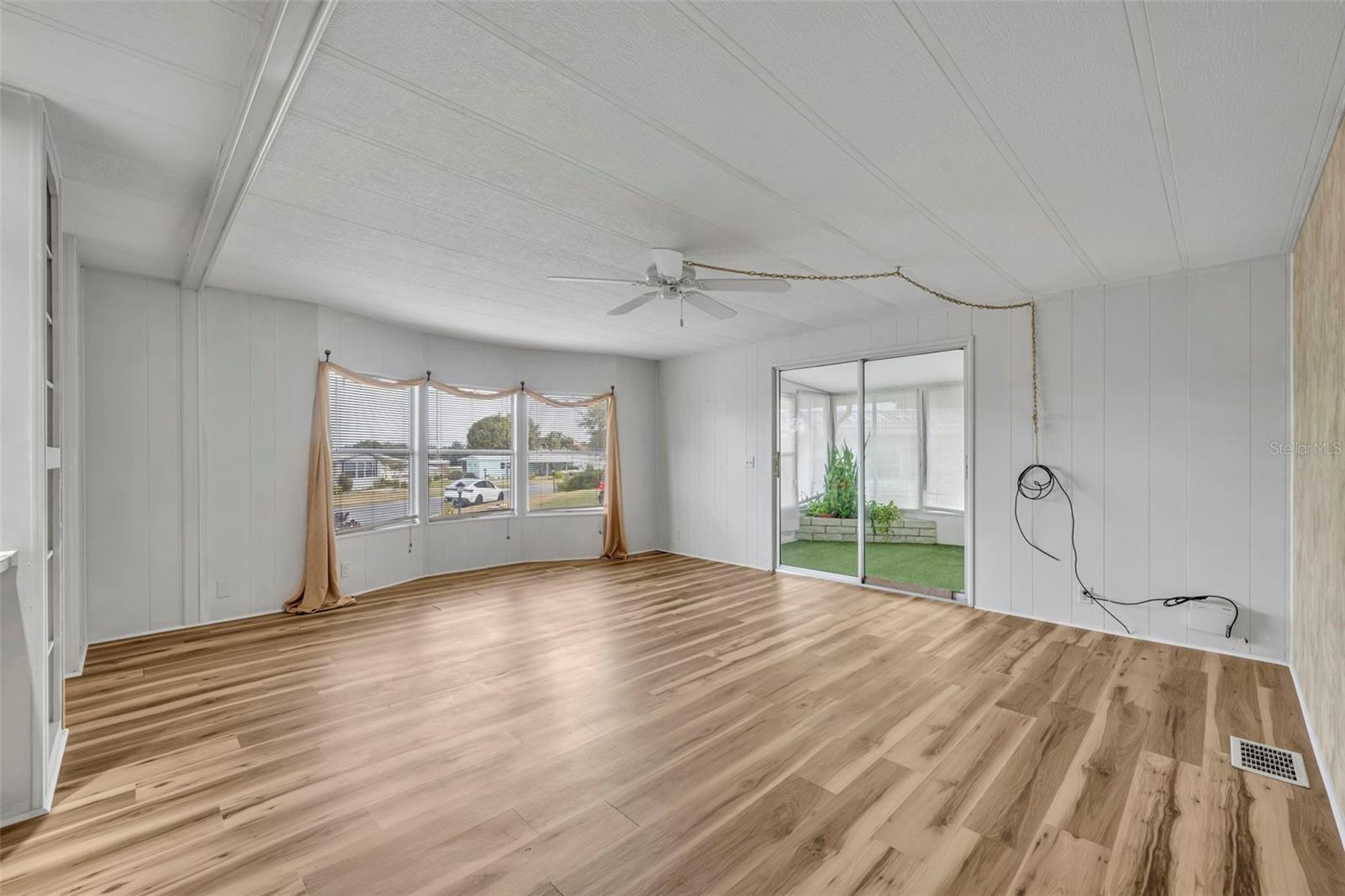 Image 6 of 29 For 3470 Banberry Circle 1786