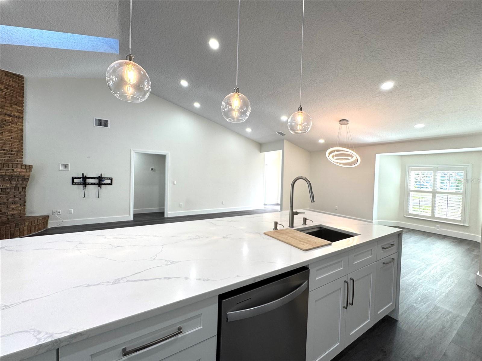 Image 12 of 43 For 9943 Bay Vista Estates Boulevard