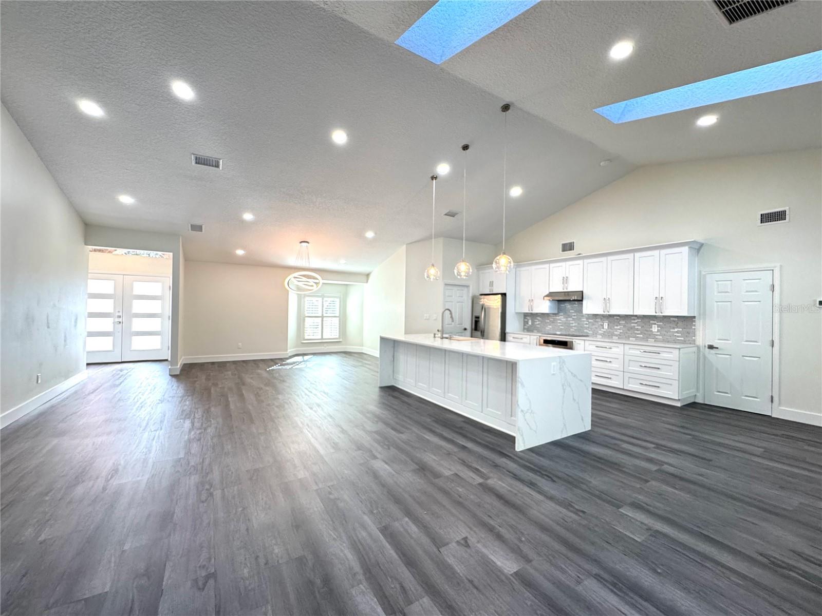 Image 15 of 43 For 9943 Bay Vista Estates Boulevard